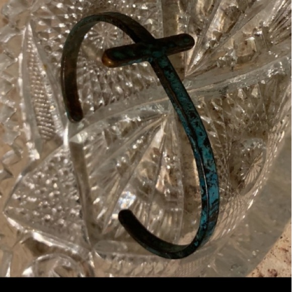 NWT 🌹Rustic jewelry design.. This piece is a turquoise Cross cuff style bracelet - Picture 12 of 15